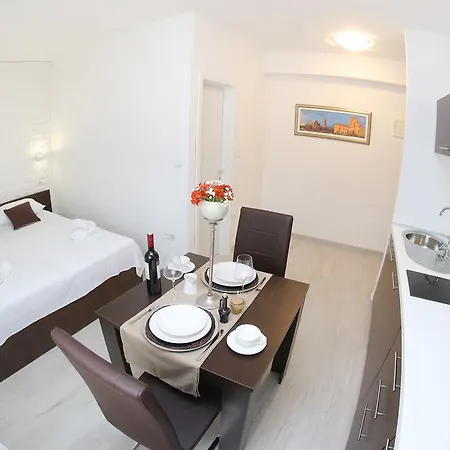 Deluxe Mkc Apartments Zadar Exterior photo