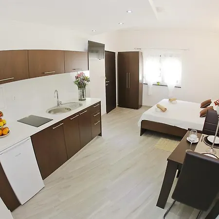 Deluxe Mkc Apartments Zadar Exterior photo